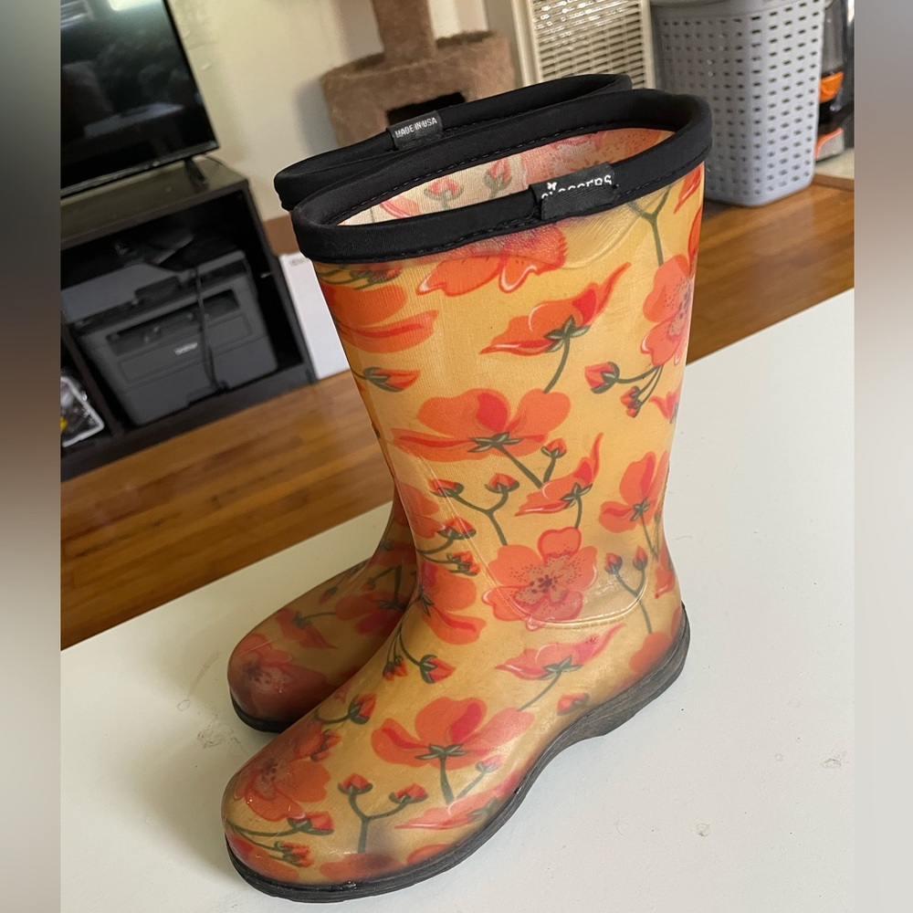 California Poppy rain/garden boot
